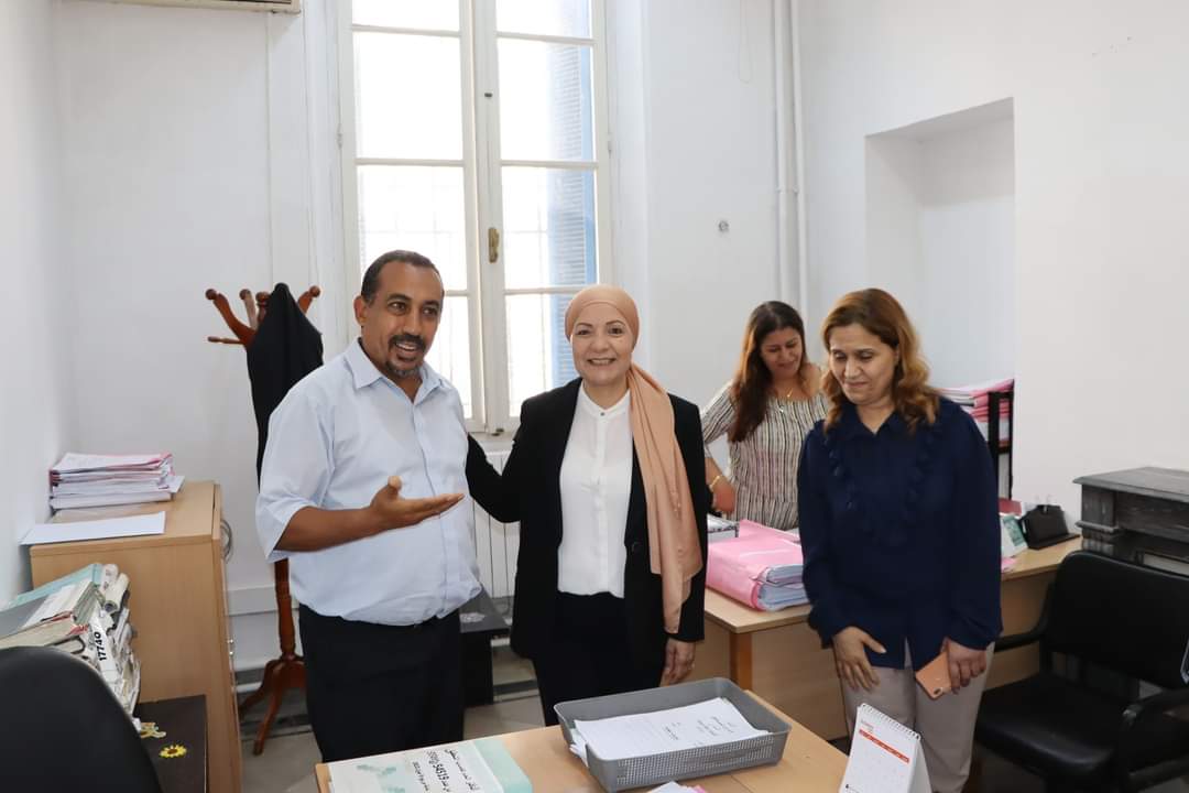  وزيرة العدل تزور المحكمة الابتدائية بتونس وتطلع على ظروف العمل بها، وتأذن بالانطلاق الفوري في تنفيذ برنامج خاص